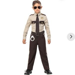 Halloween Costumes Boy's Sheriff Costume Boys Small Worn Once SM S